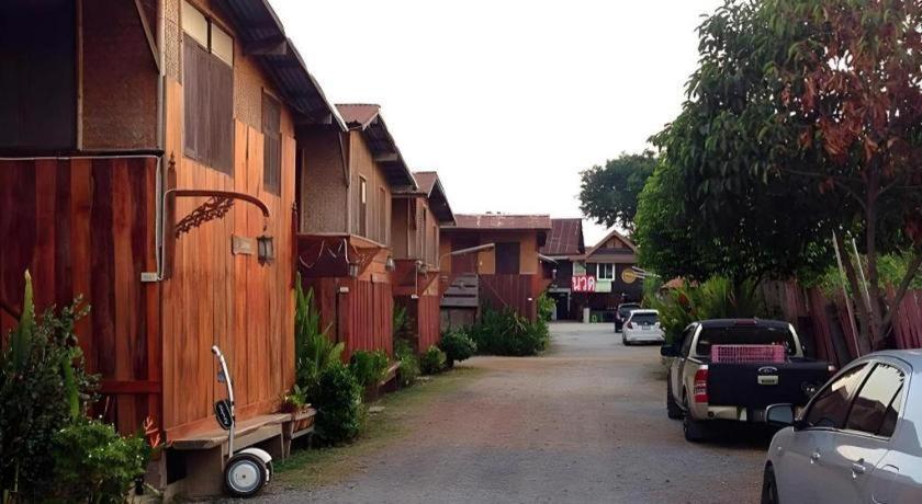 פרה נאקון סי איוטאיה Jidapa Resort מראה חיצוני תמונה